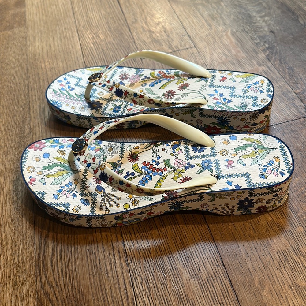 Tory Burch flip flop wedge sandals floral print. Size 10